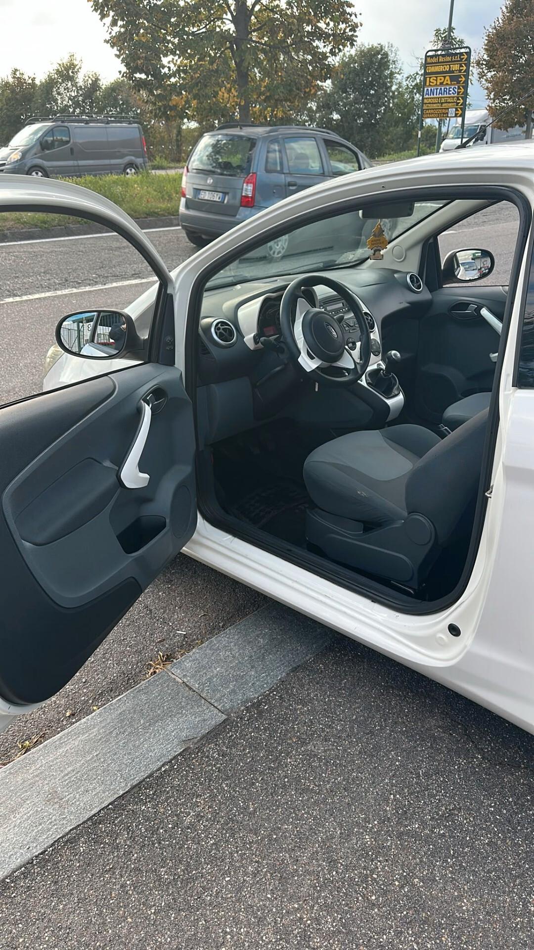 Ford Ka 1.2 8V 69CV Titanium