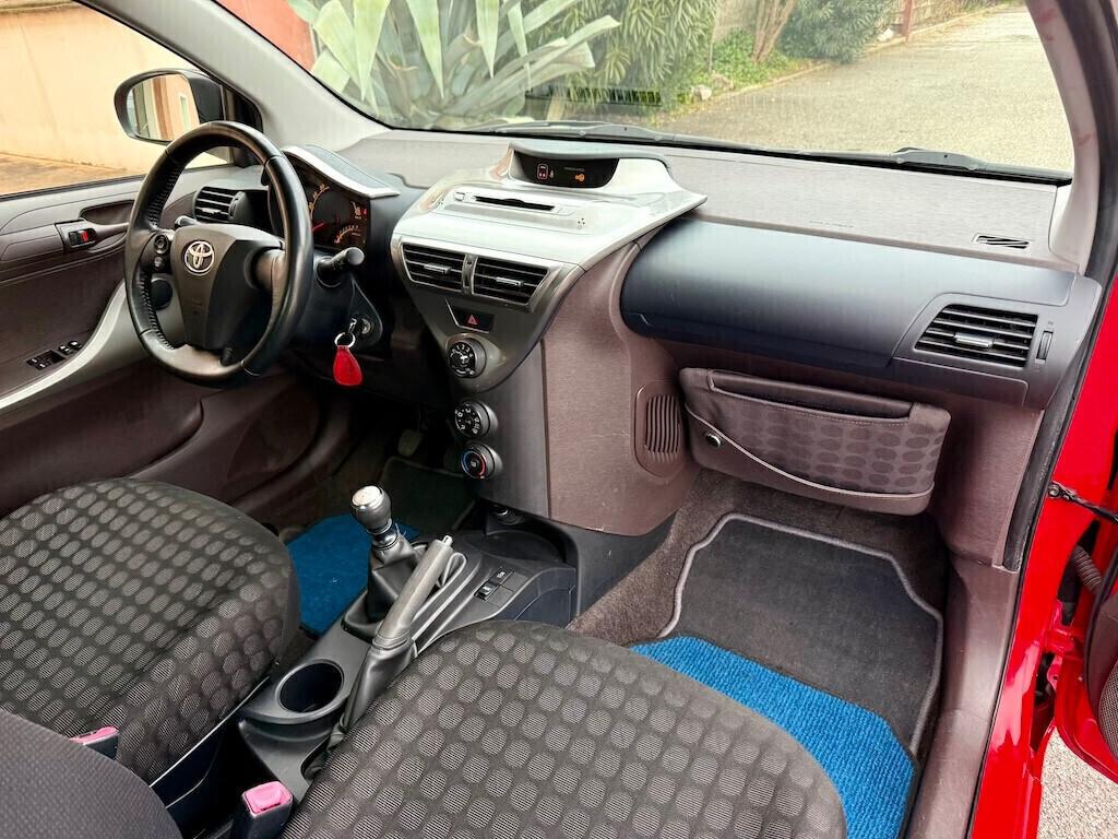 Toyota iQ 1.0 Sol