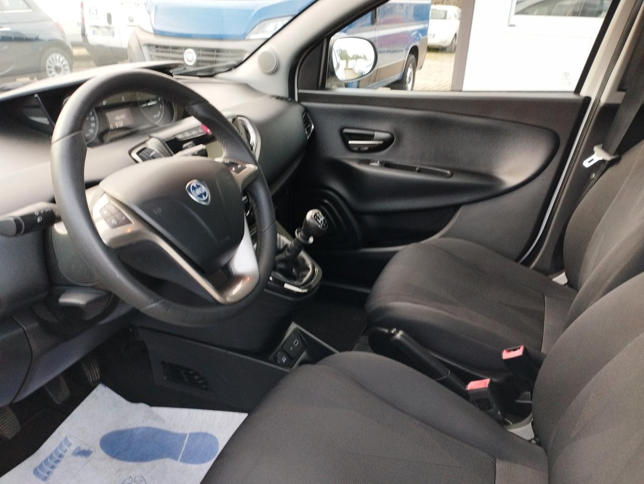 Lancia Ypsilon 1.2 69 CV 5 porte Gold