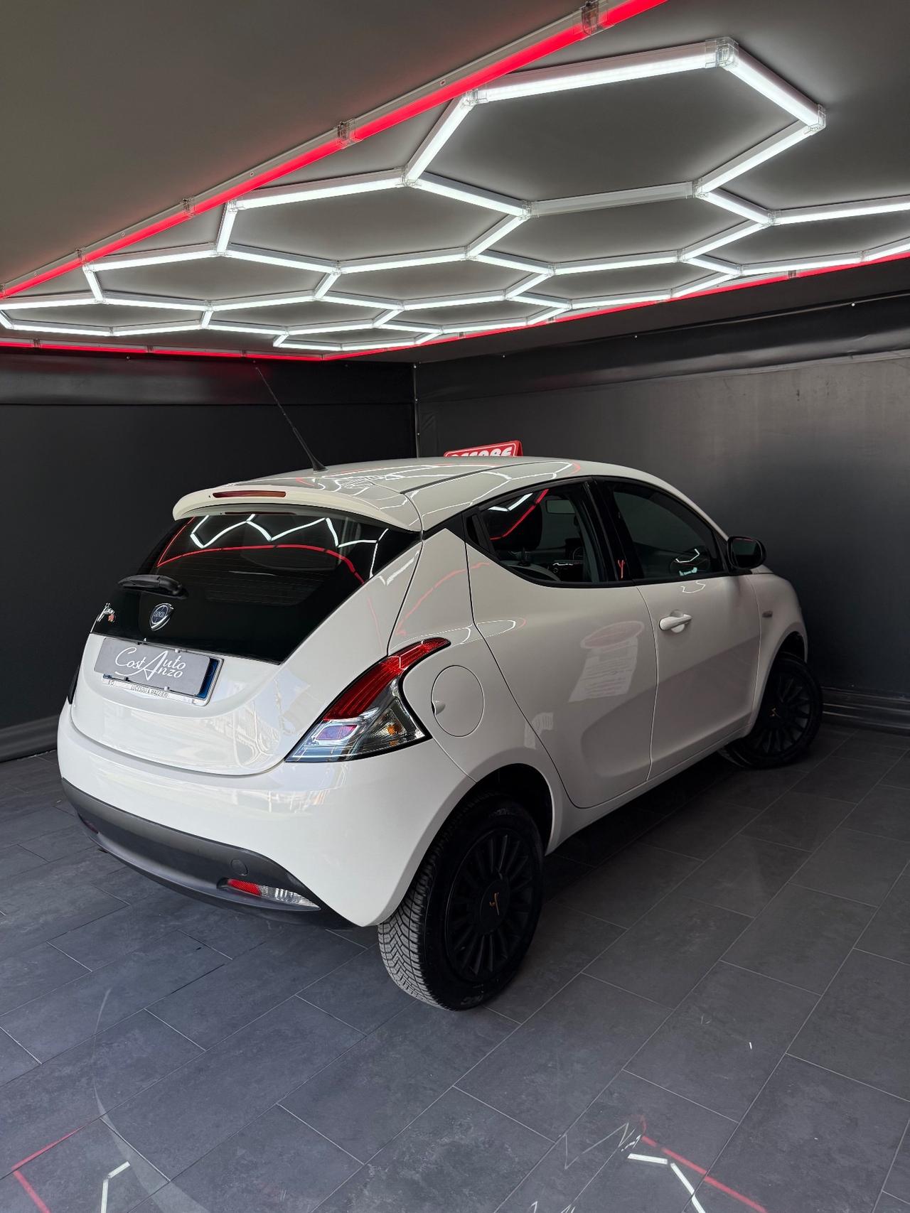 Lancia Ypsilon 0.9 TwinAir 85 cv Ecochic Gold 12/2014