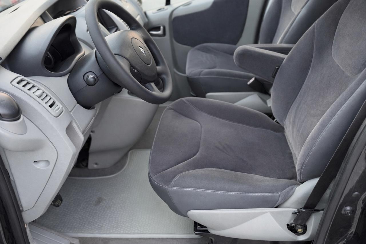 Renault Trafic 2.0 Passenger 7 POST! 115CV