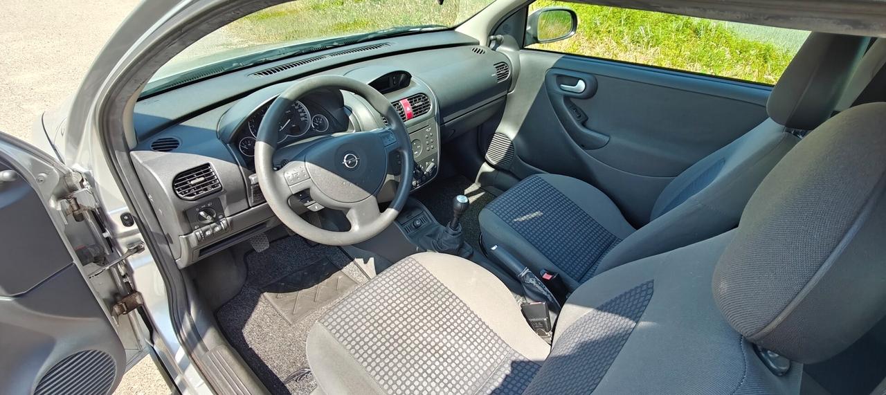 Opel Corsa 1.0 Benzina - Neopatentati