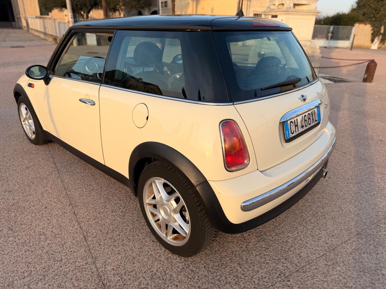 Mini 1.6 16V One neopatentati km177mila
