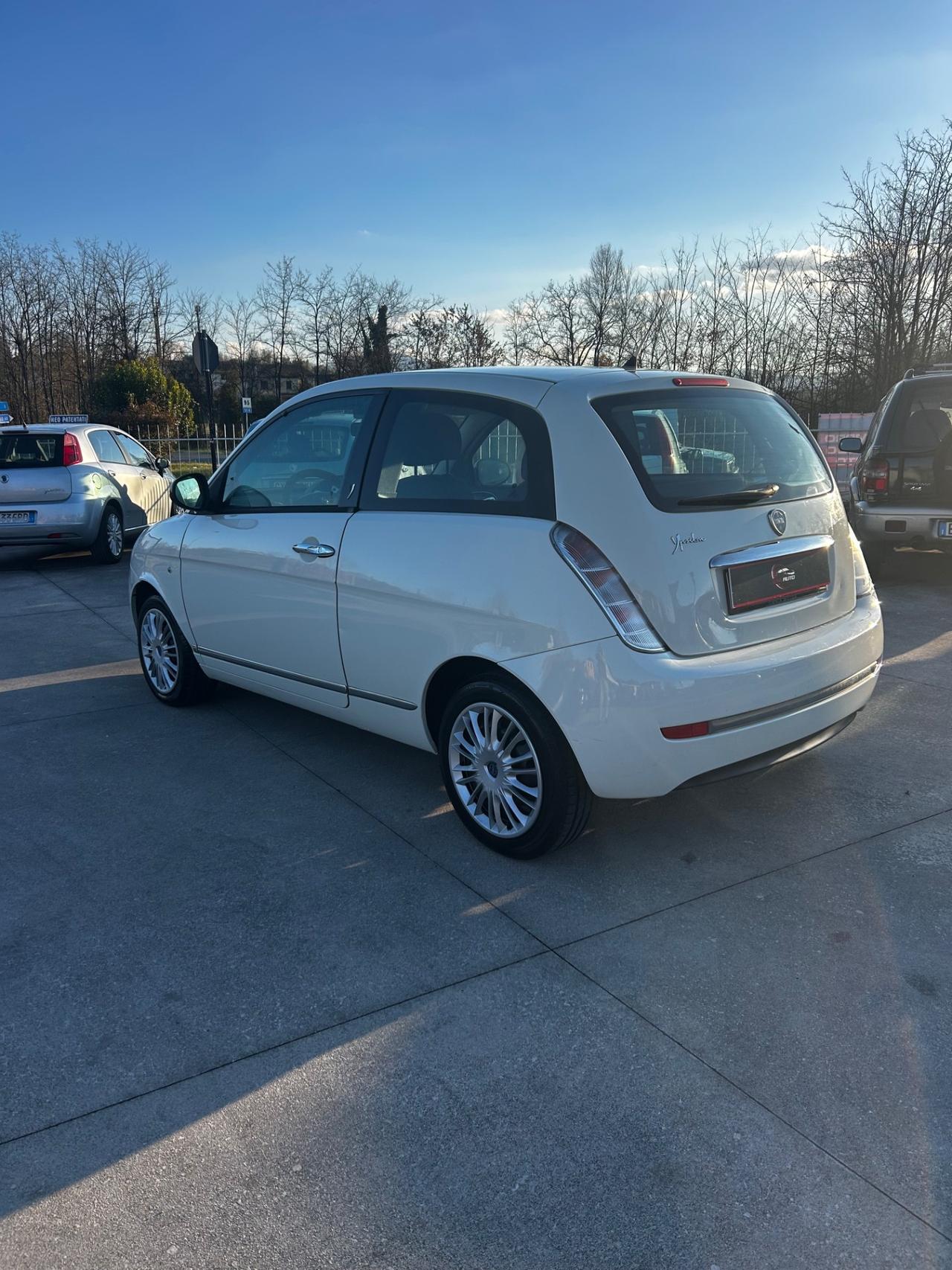 Lancia Ypsilon 1.2 69 CV Unyca