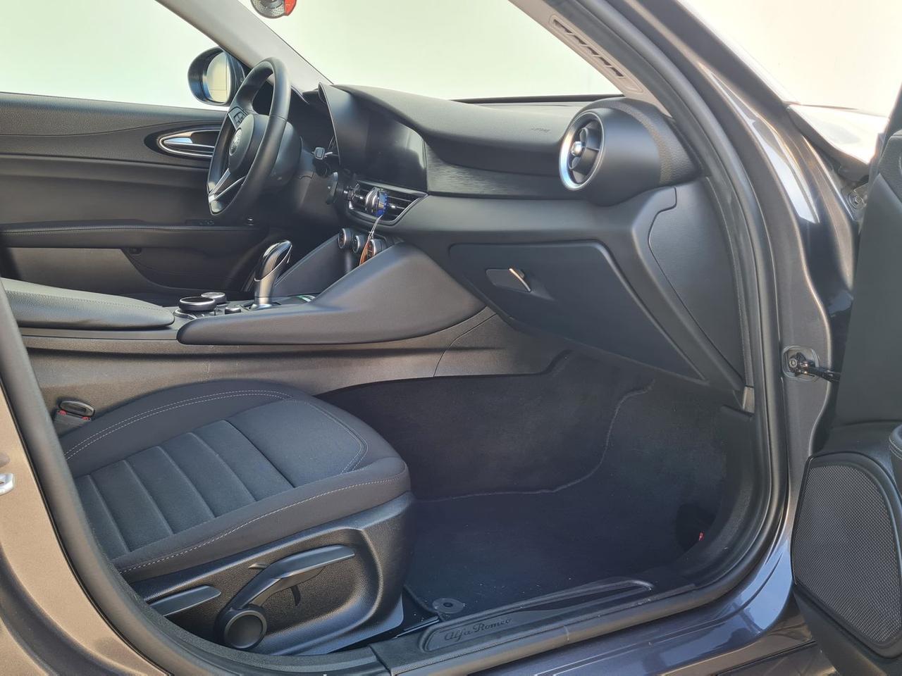 Alfa Romeo Giulia 2.2 Business #8718