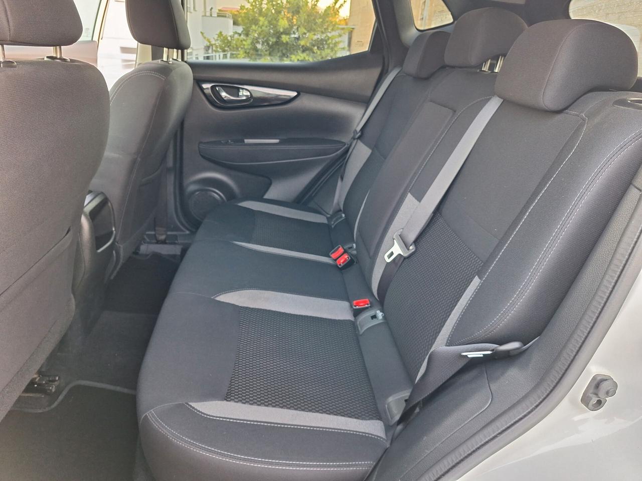 Nissan Qashqai BUSINESS 1.5 dCi 115cv AUTOMAT. NAV+RETROCAM. 2020