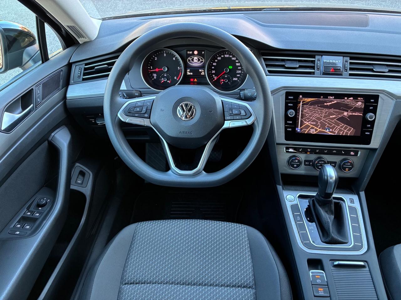Volkswagen Passat Variant 1.6 TDI SCR DSG Business BMT
