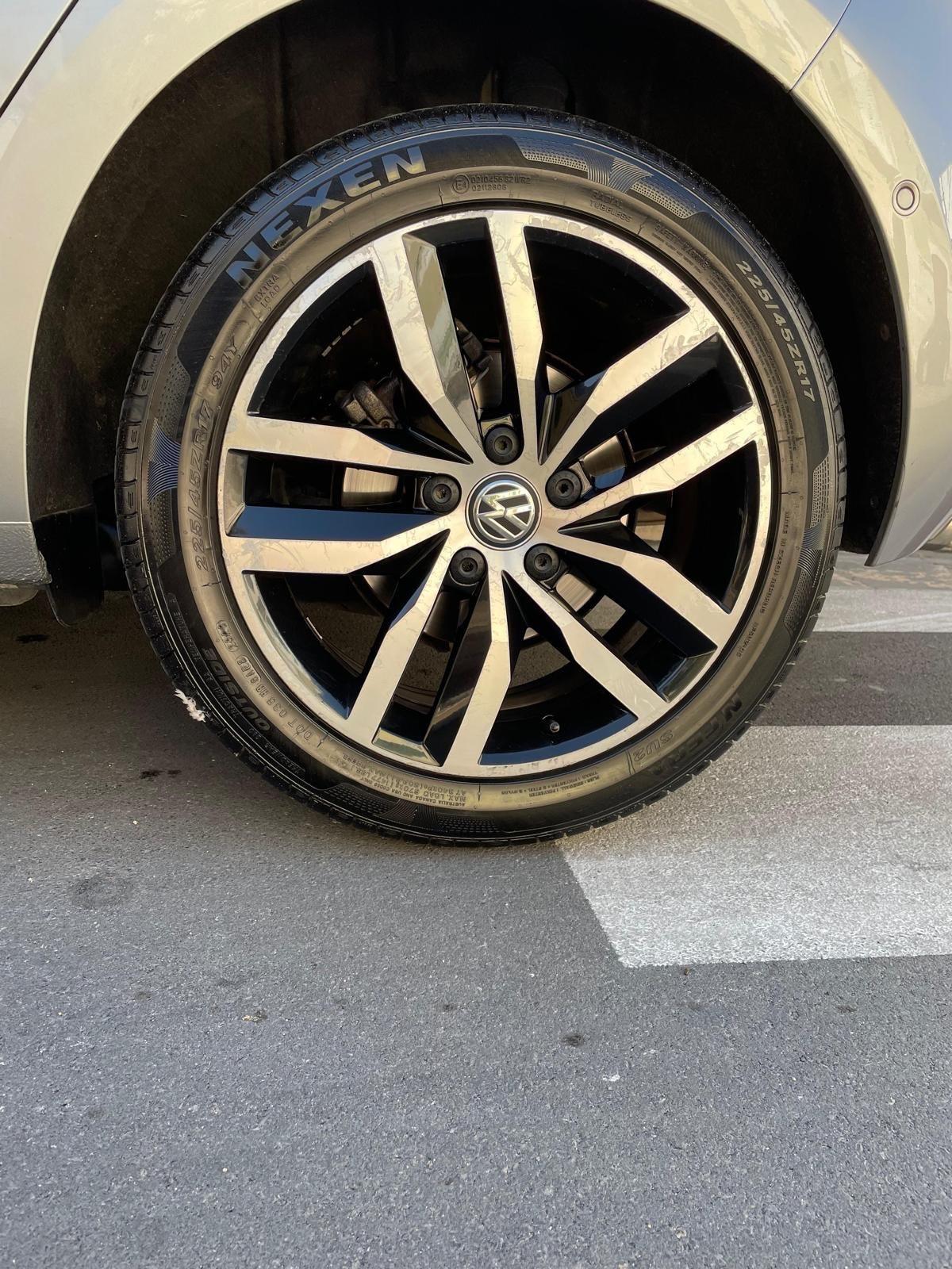 Volkswagen Golf Business 1.6 TDI DSG 5p. Highline BlueMotion Technology