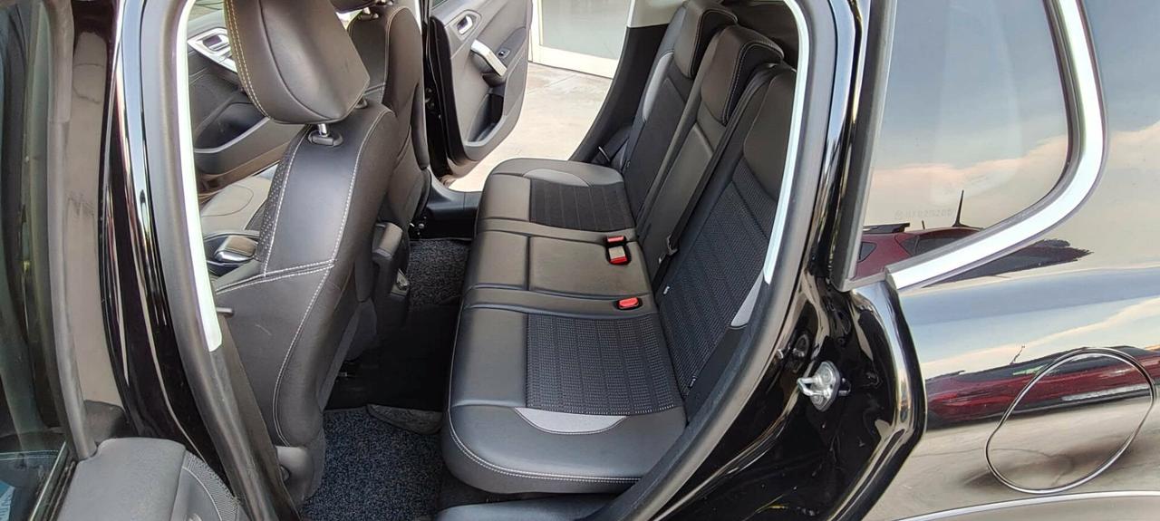 Peugeot 2008 1.6 HDI 100CV Allure