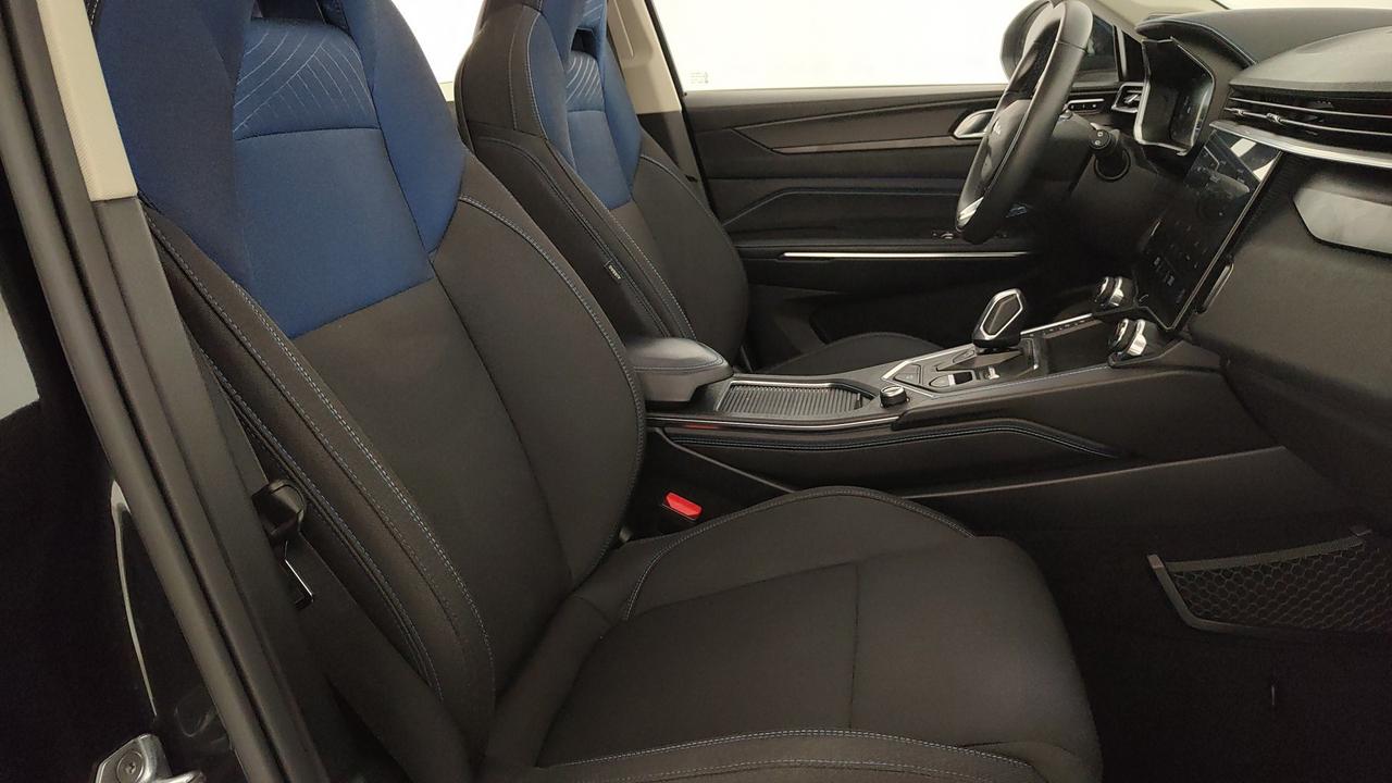 LYNK & CO 01 1.5 td phev auto