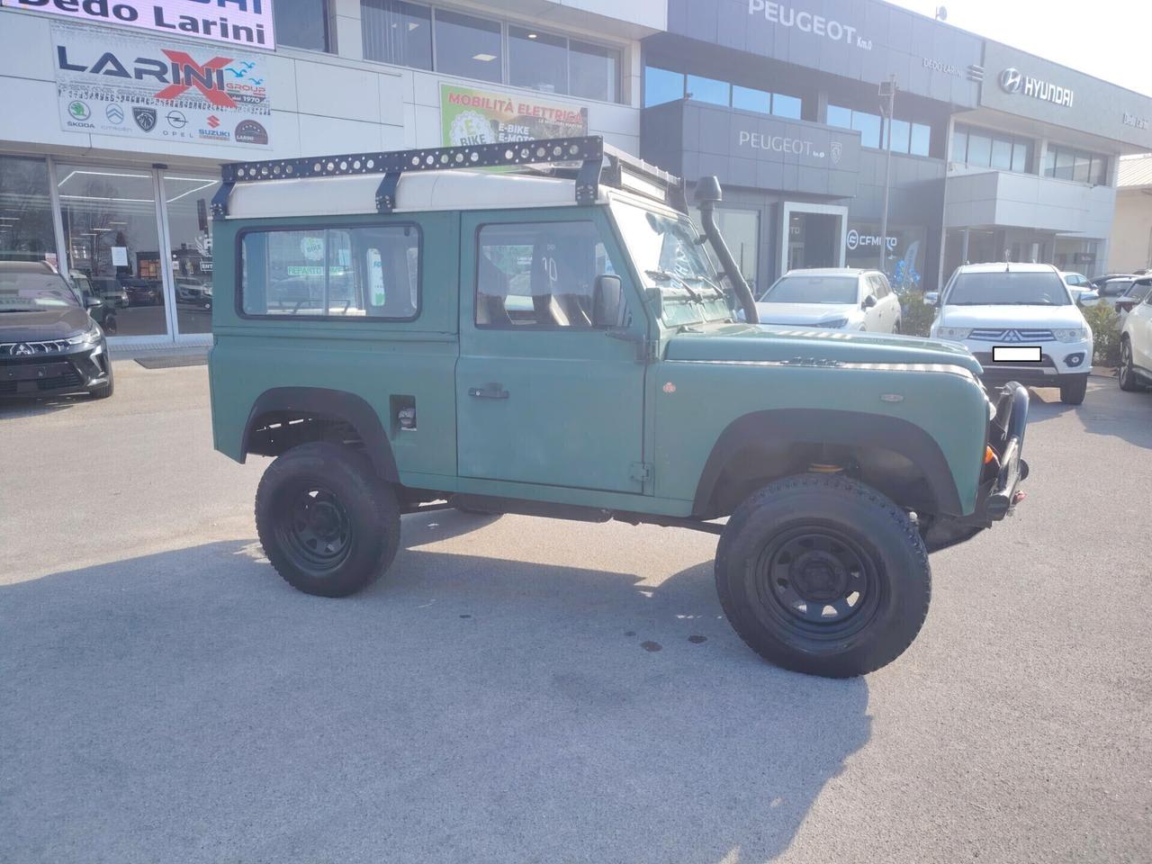 Land Rover Defender 9.0 2.5 Td5 -AUTOCARRO