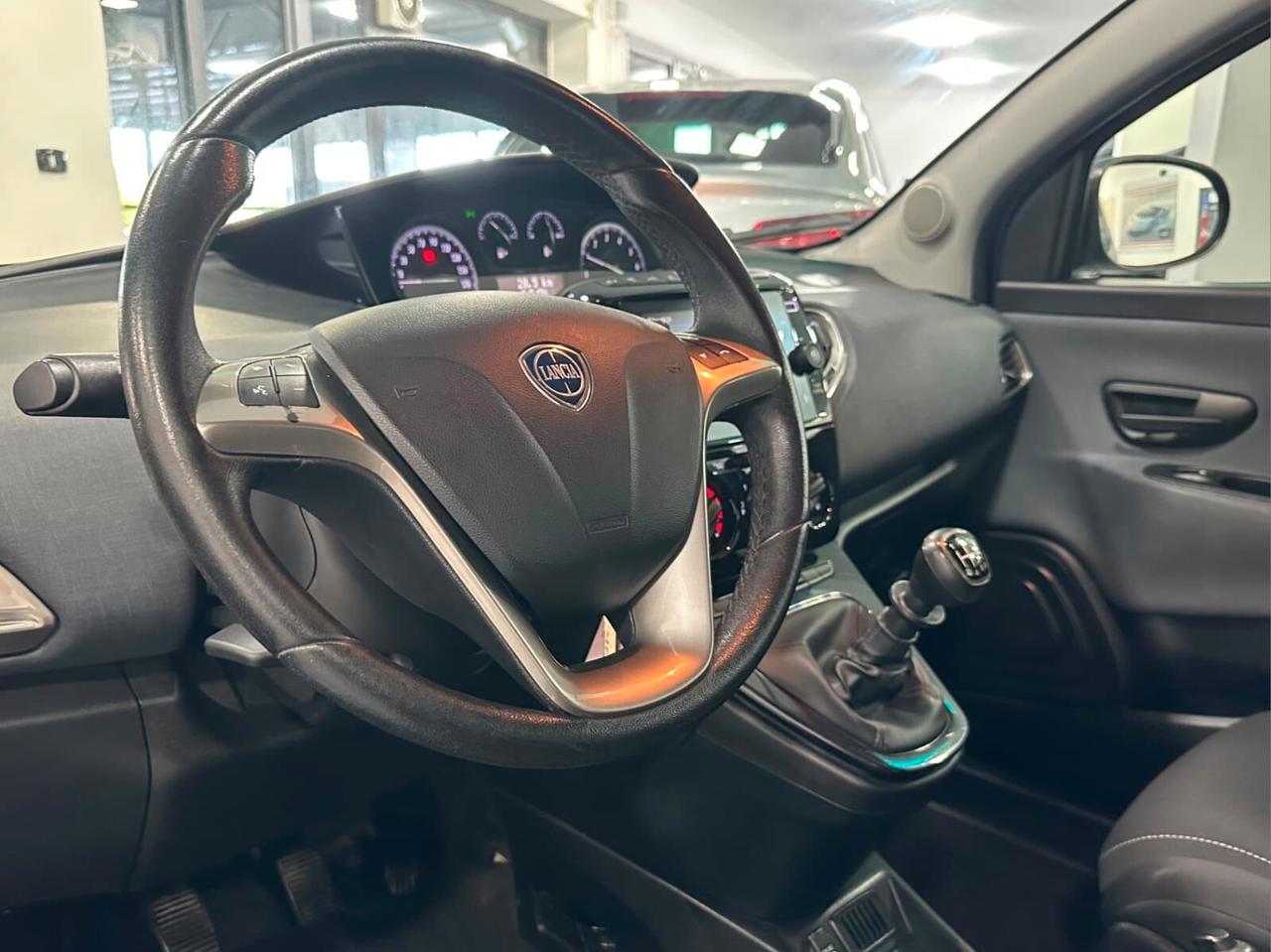 Lancia Ypsilon 1.0 FireFly 5 porte S&S Hybrid Gold Plus