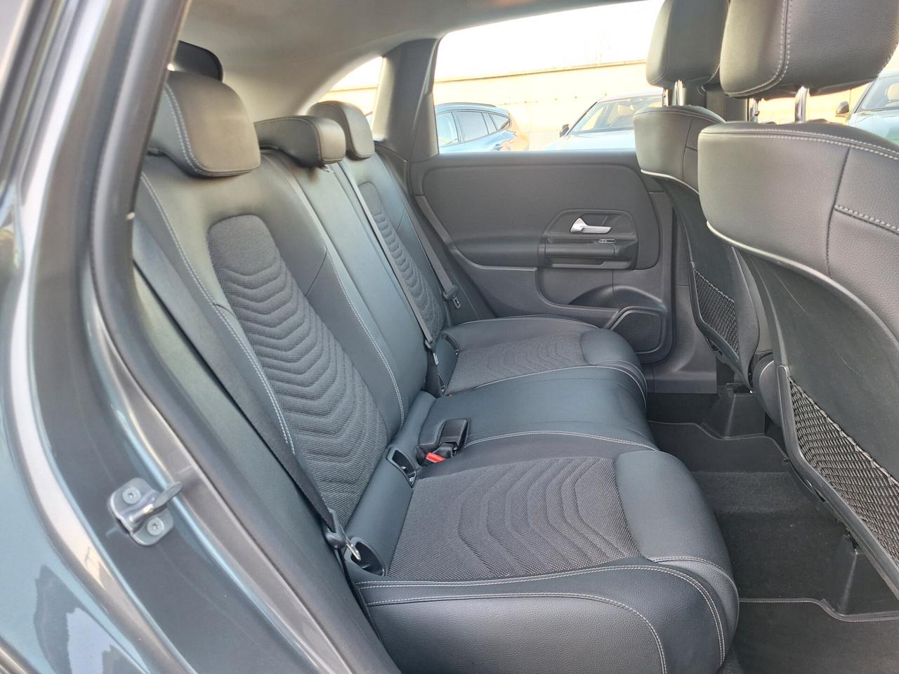 Mercedes-benz B 180 Automatic Advanced RETROCAM- 2023