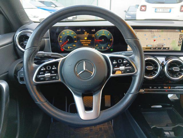 MERCEDES-BENZ A 180 d Automatic Premium