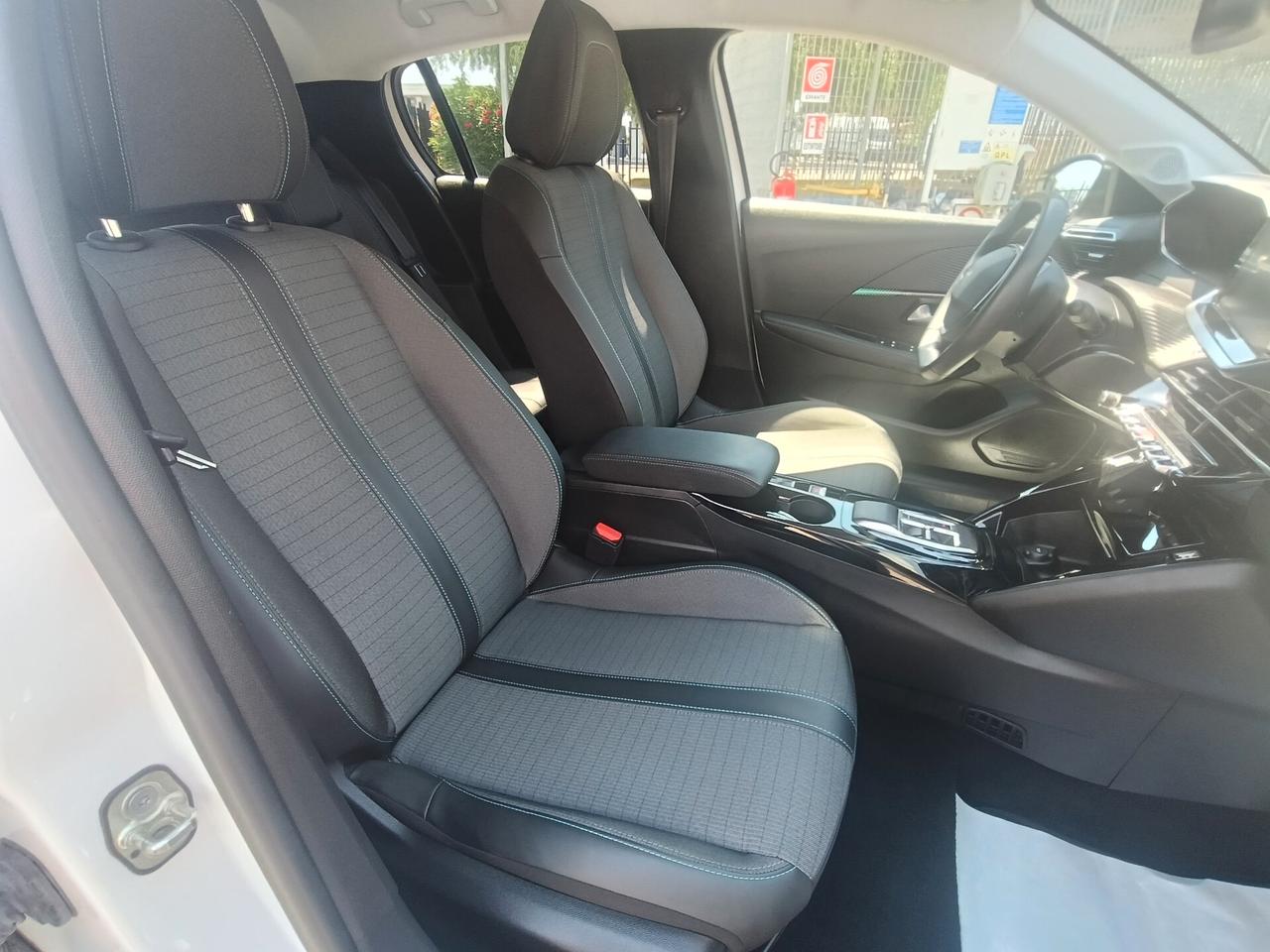 Peugeot 208 motore elettrico 136 CV 5 porte Allure Pack