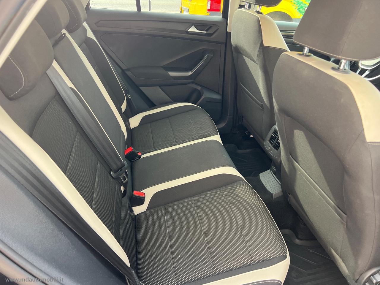 VOLKSWAGEN T-Roc 1.6 TDI SCR Advanced BlueMot.Tech. VIRTUAL LED 18