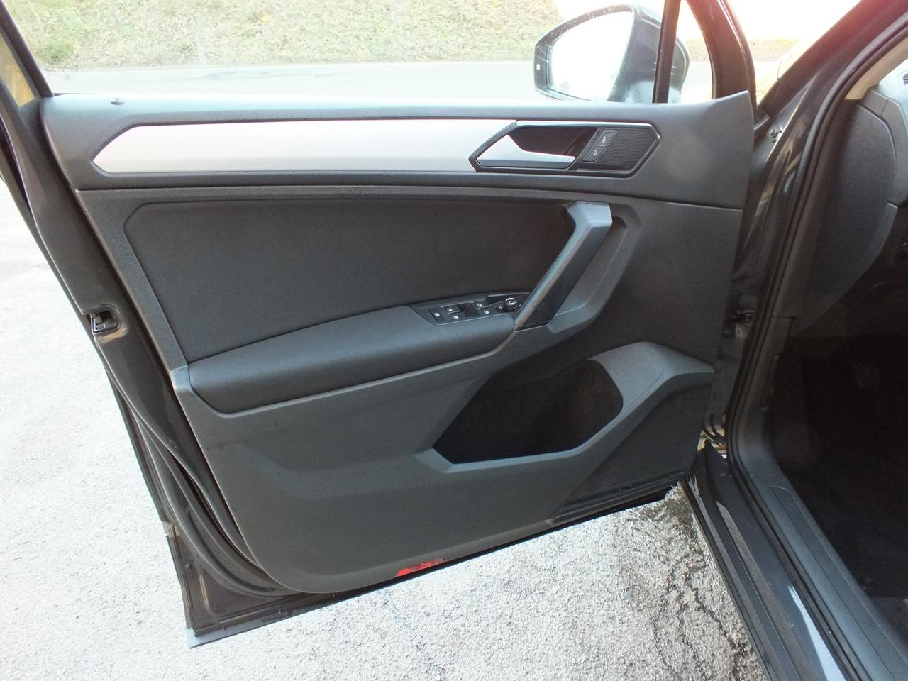 VW TIGUAN 1.6 TDI BUSINESS-NAVI-UNIPROPRIETARIO-