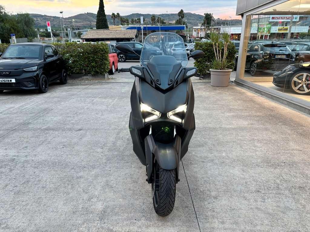 Yamaha X-Max 300 2023 /KM 24.000 Tuo a solo 45 Euro al mese