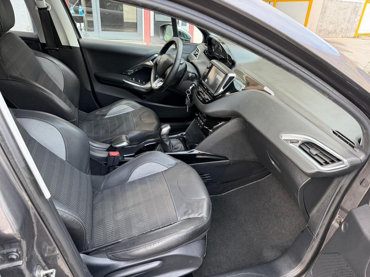 Peugeot 2008 1.6 e-HDi 92 CV Stop&Start Urban Cross