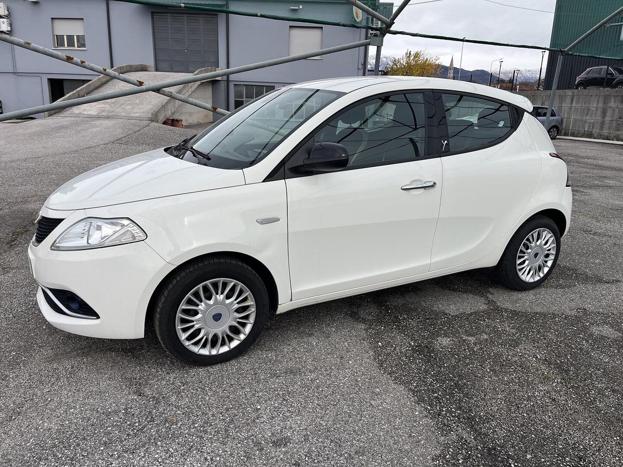 LANCIA YPSILON 1200 CC 69 CV