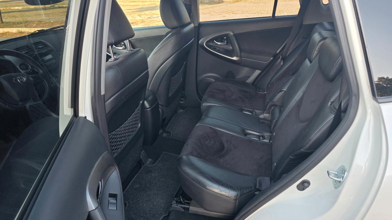 Toyota RAV 4 RAV4 Crossover 2.2 D-4D 150 CV DPF Exclusive