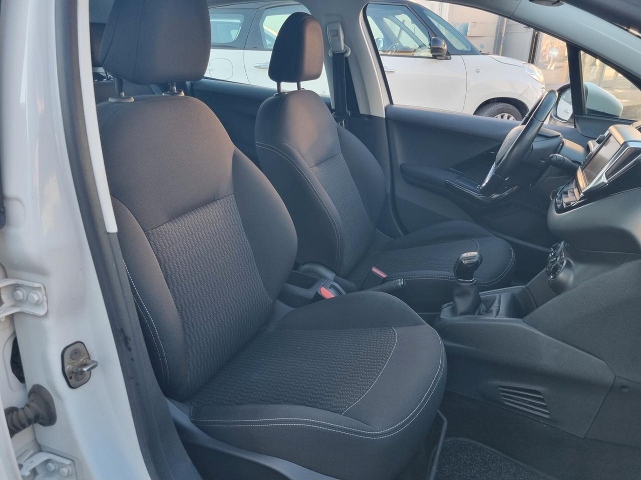 Peugeot 208 PureTech 82 5 porte Allure