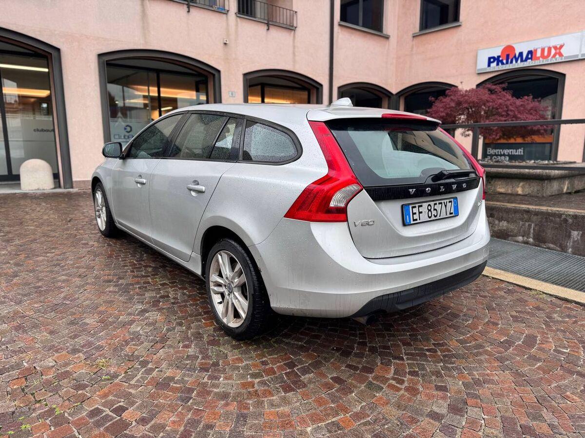 Volvo V60 I 2010 V60 2.0 D3 Summum