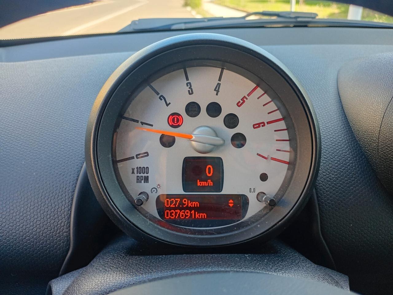 MINI COUNTRYMAN SOLAMENTE 37.000 KM 1.6 DIESEL