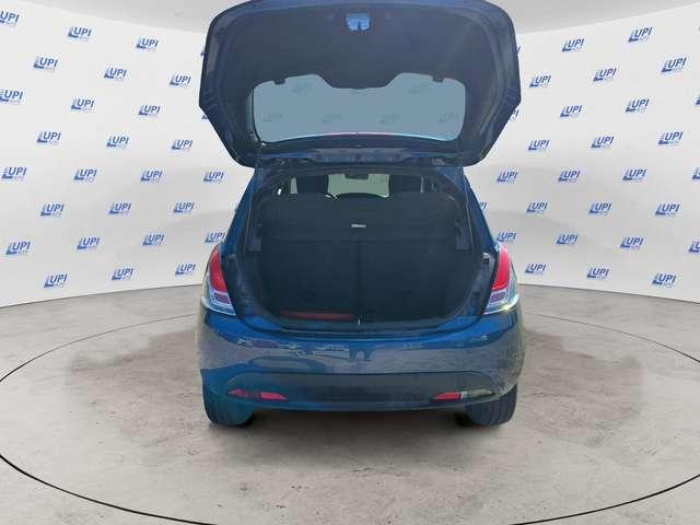 Lancia Ypsilon 1.0 firefly hybrid Silver s&s 70cv