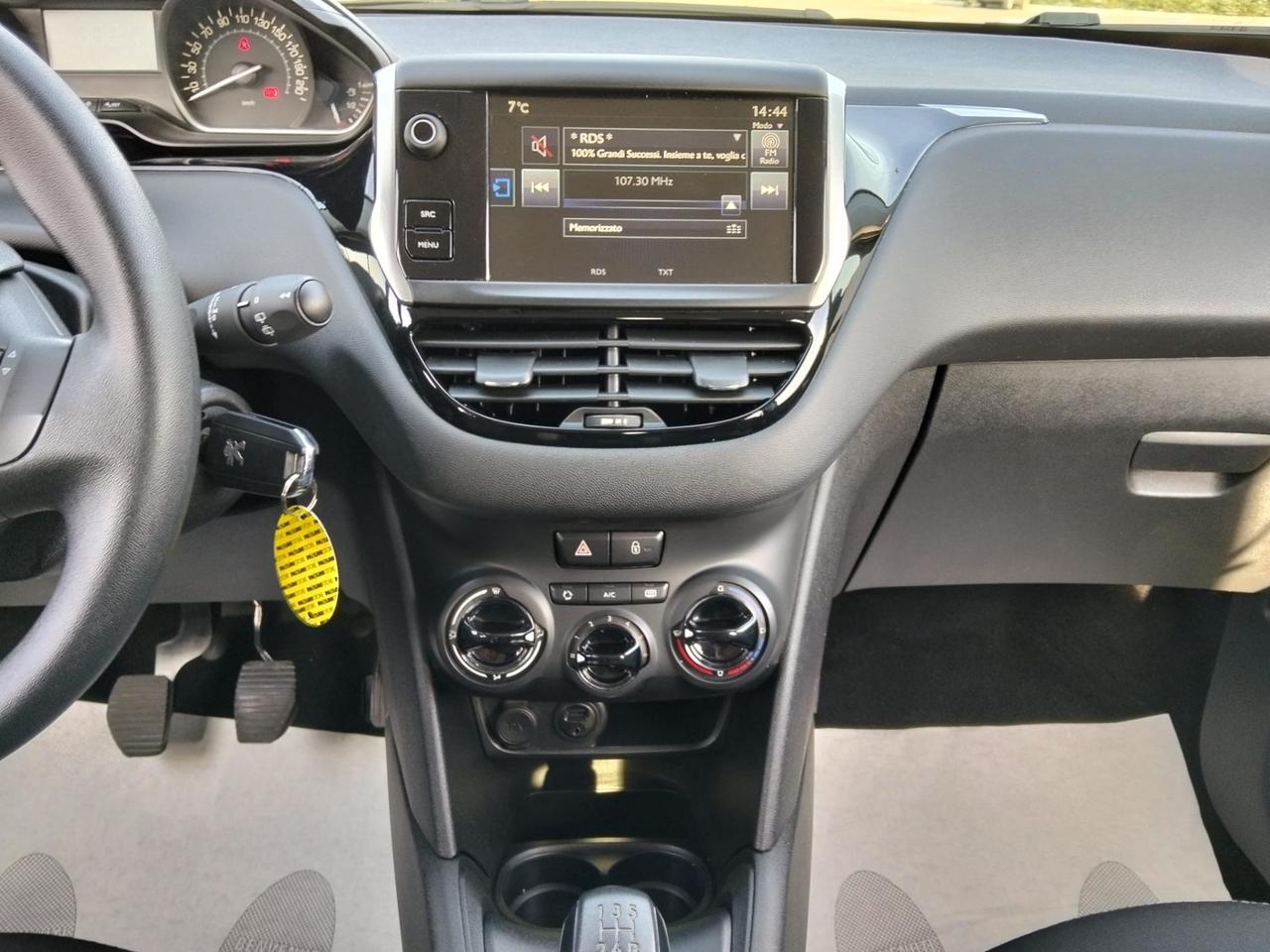 Peugeot 208 PureTech 82Cv 5P*Cerchi*Internet Connect