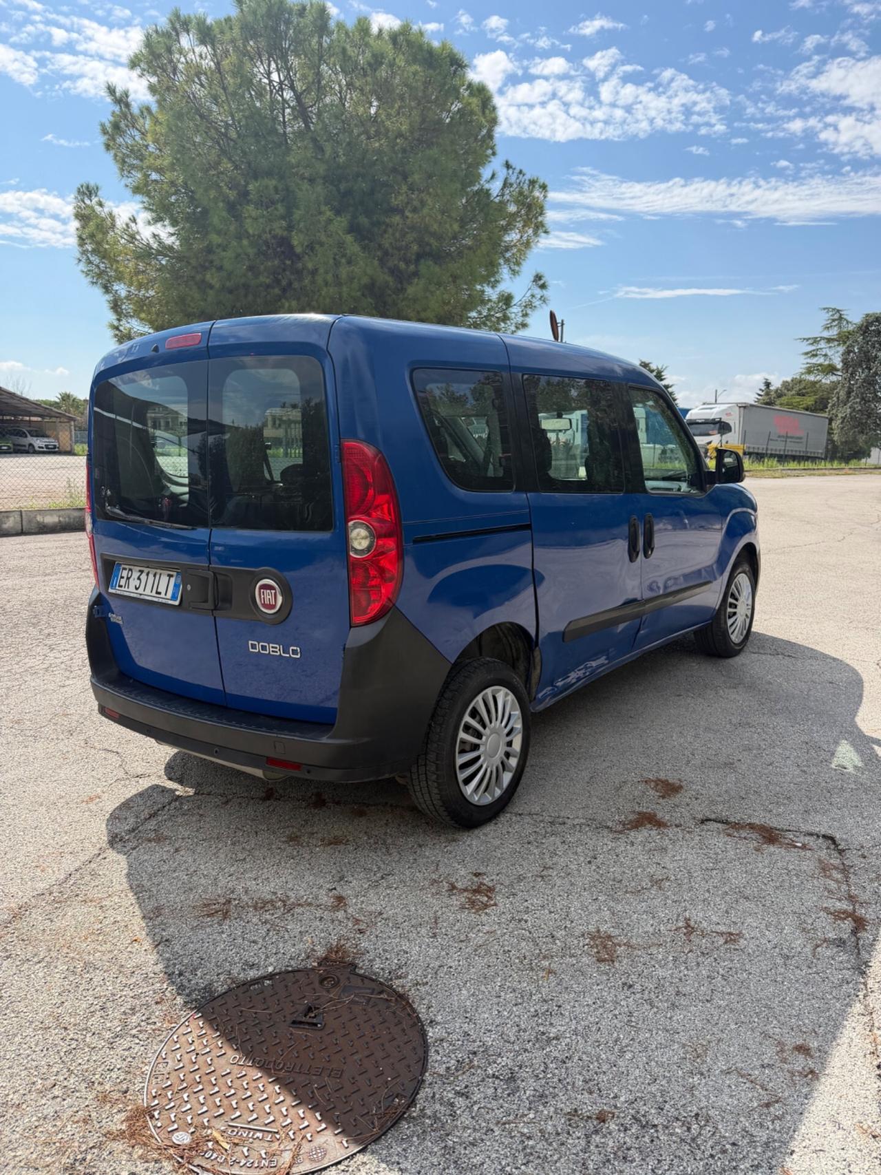 Fiat Doblò 1.4 T-Jet 16V Natural Power 7 posti