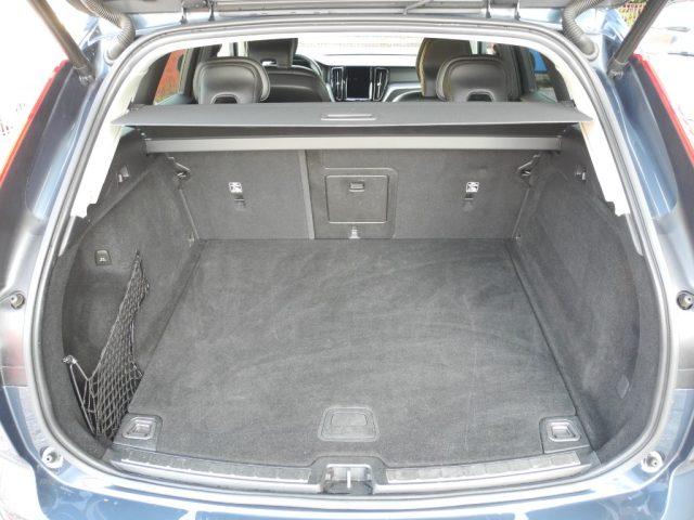 VOLVO XC60 2.0 D AWD Geartronic Business Plus Hybrid autom.