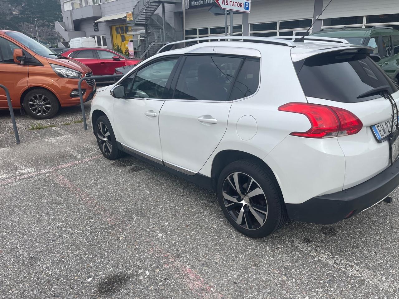 Peugeot 2008 1.6 e-HDi 115 CV Stop&Start Féline