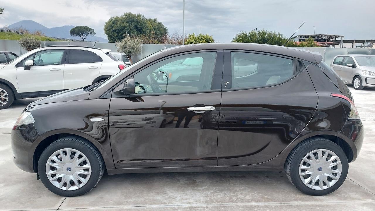 Lancia Ypsilon 1.2 69 CV 5 porte 2013