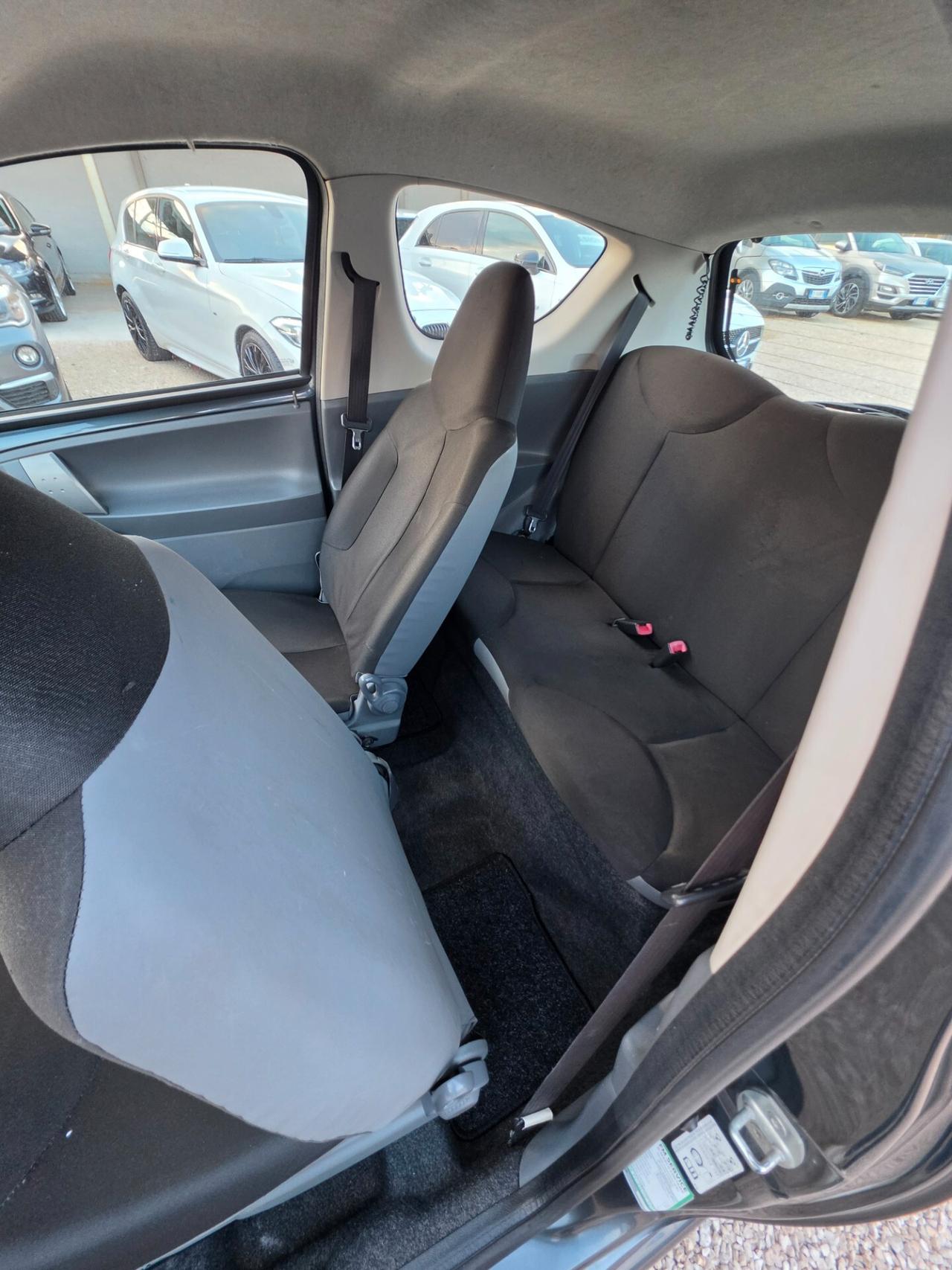 Toyota Aygo 1.0 12V VVT-i 3 porte Sol Connect