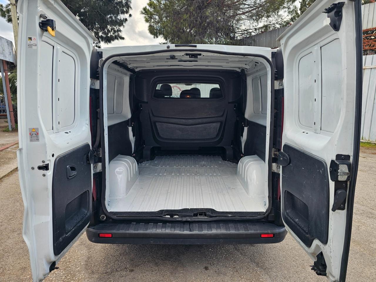 Renault Trafic 1.6 dCi 120cv 6 POSTI + FURGONE