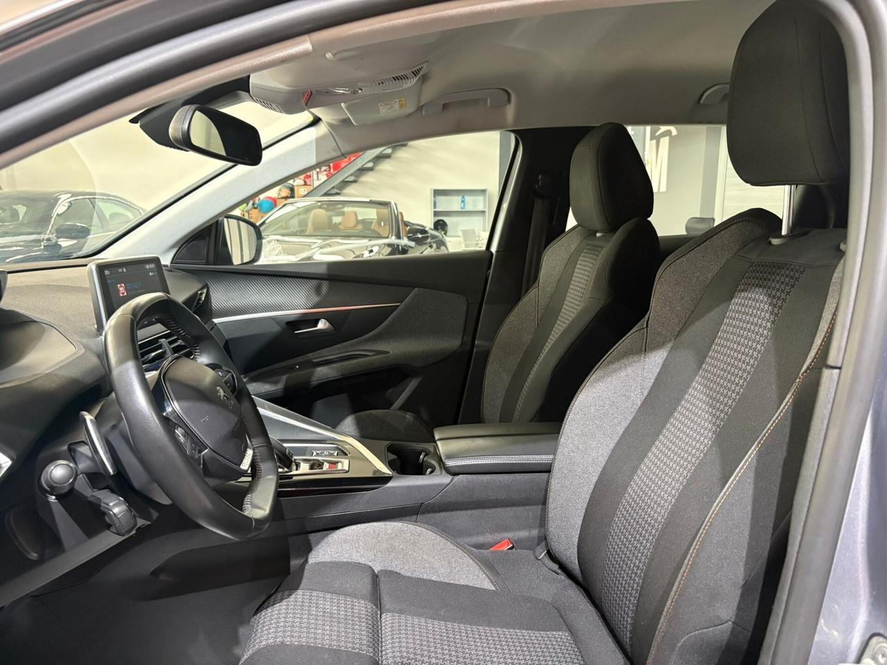 Peugeot 3008 BlueHDi 130 S&S EAT8 Active Pack