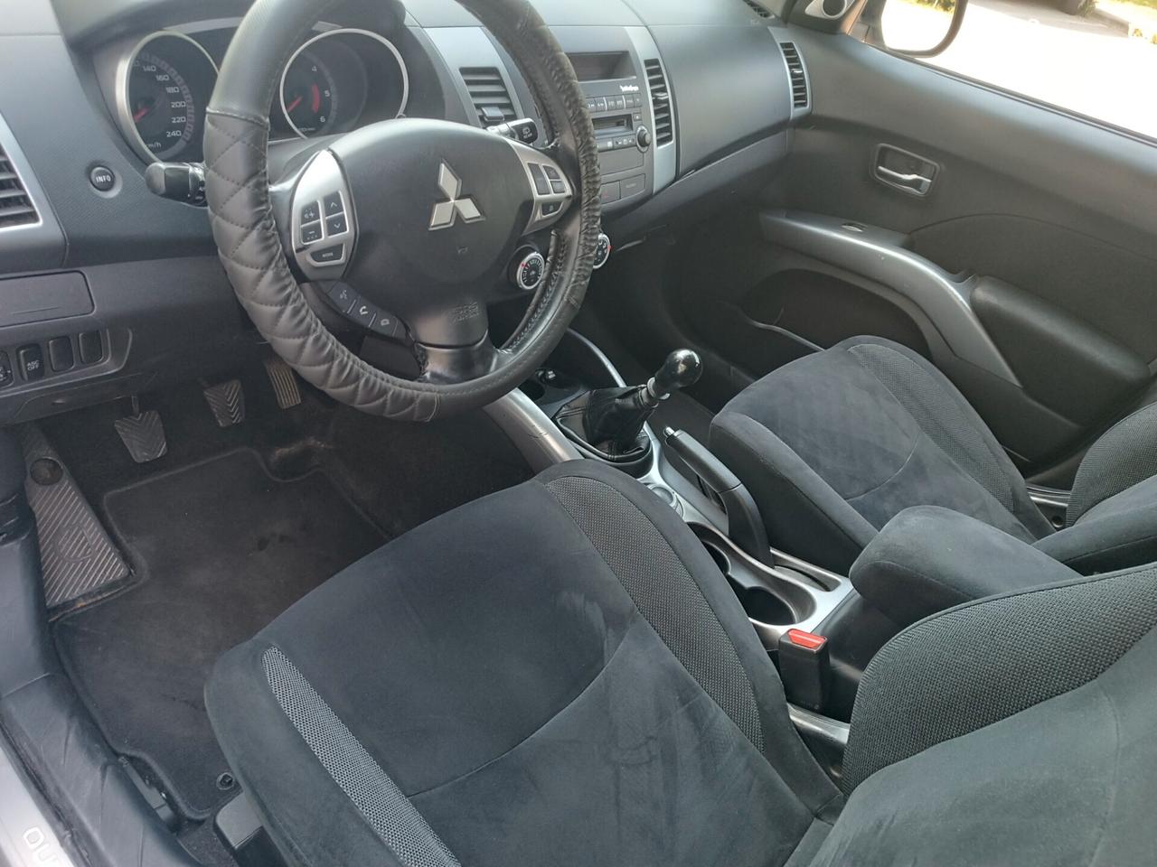 Mitsubishi Outlander 2.0 diesel 7 posti