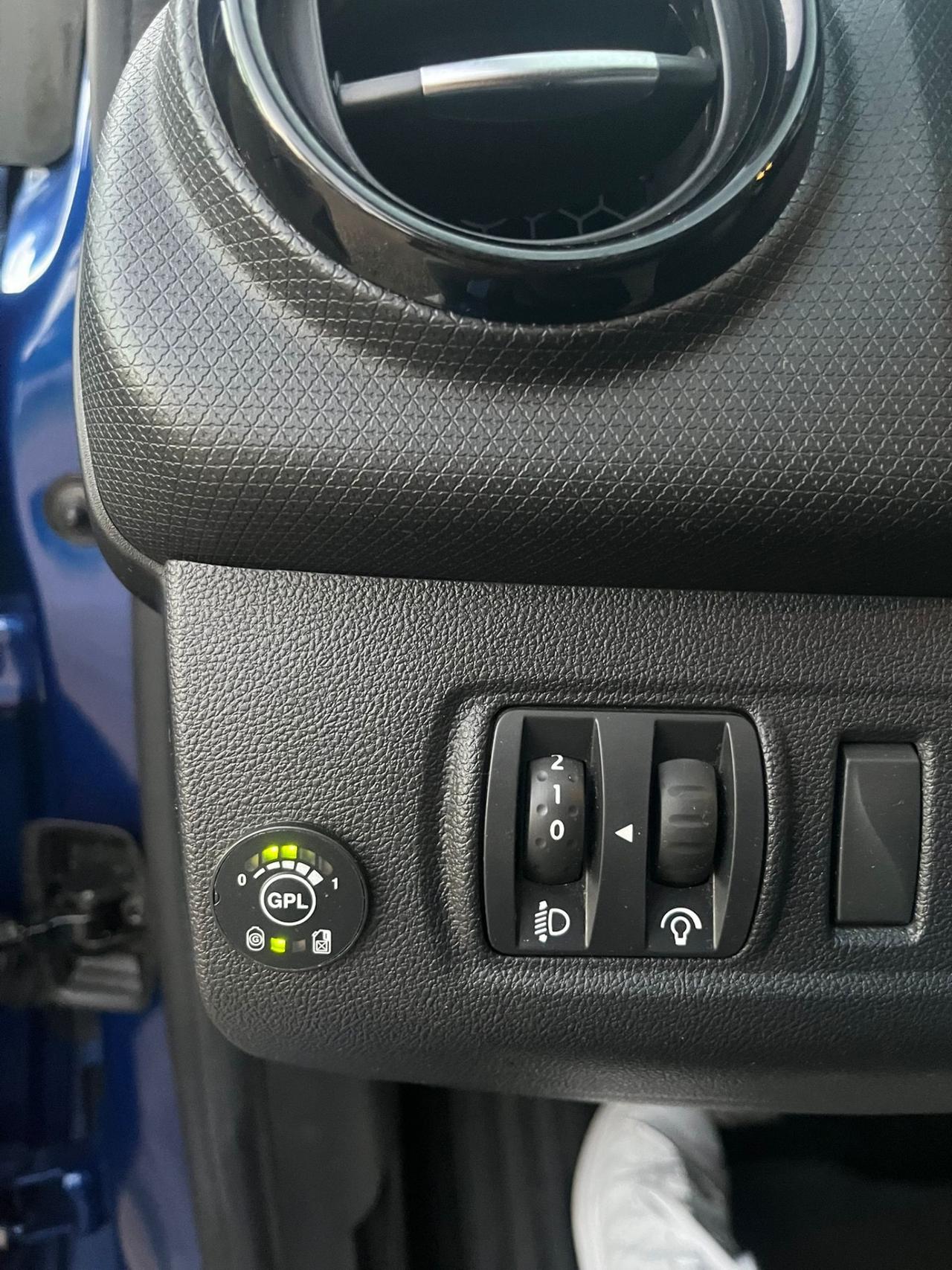 Renault Clio 0.9 BENZINA / GPL - Neopatentati