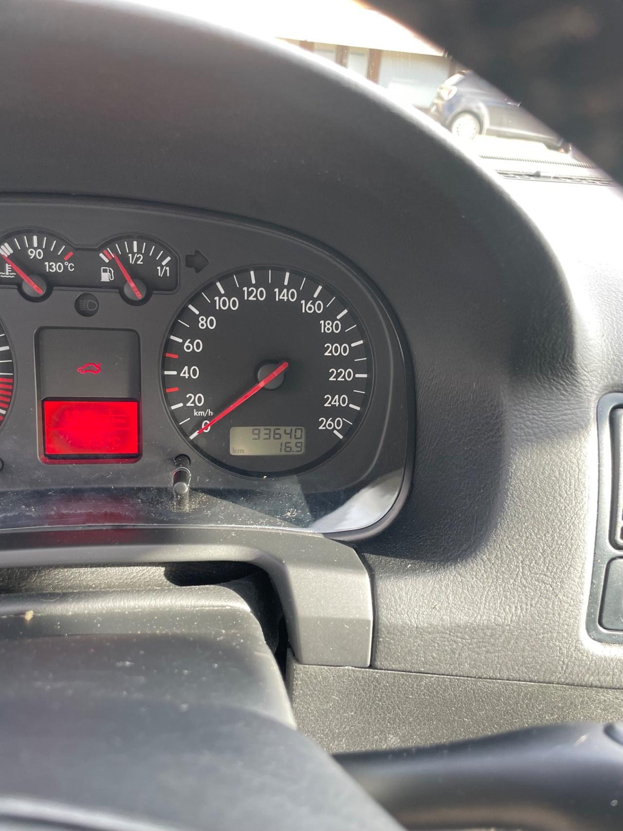 Volkswagen Golf 1.6 16V cat 5 porte Highline