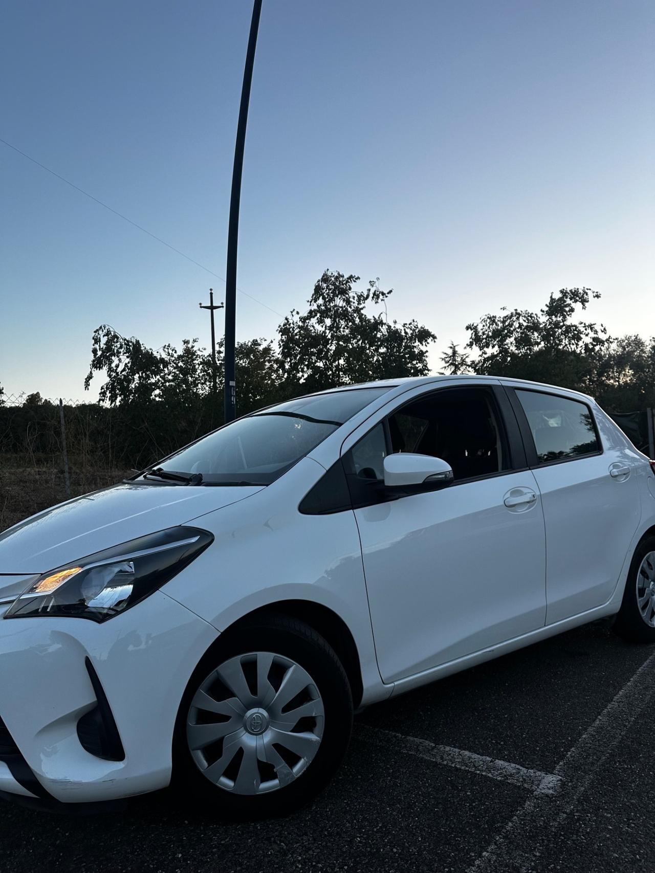 Toyota Yaris 1.0 72 CV 5 porte Cool
