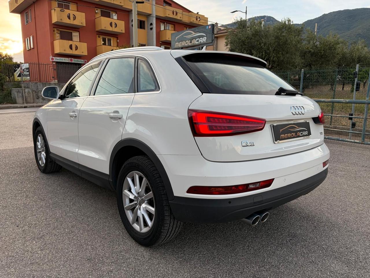 Audi Q3 2.0 TDI 120 CV Business