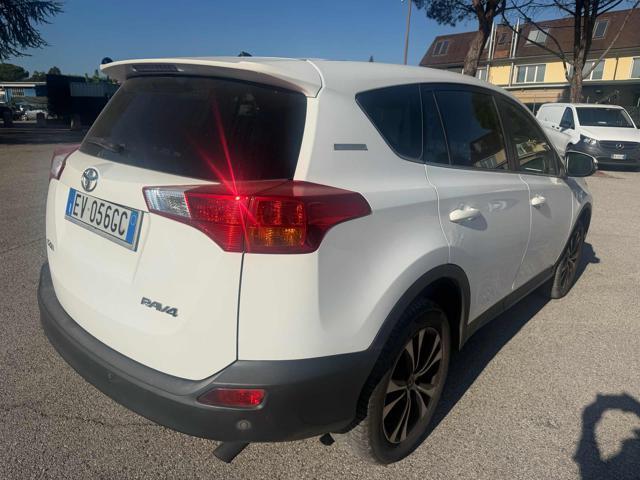TOYOTA RAV 4 MY23 RAV4 2.0 D-4D 2WD Style senza lavoro da fare