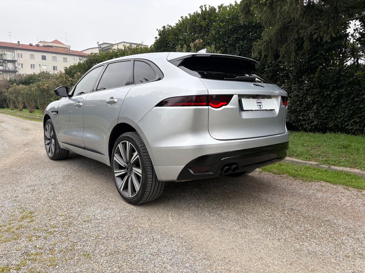 Jaguar F-Pace 2.0d R-Sport awd 180cv auto