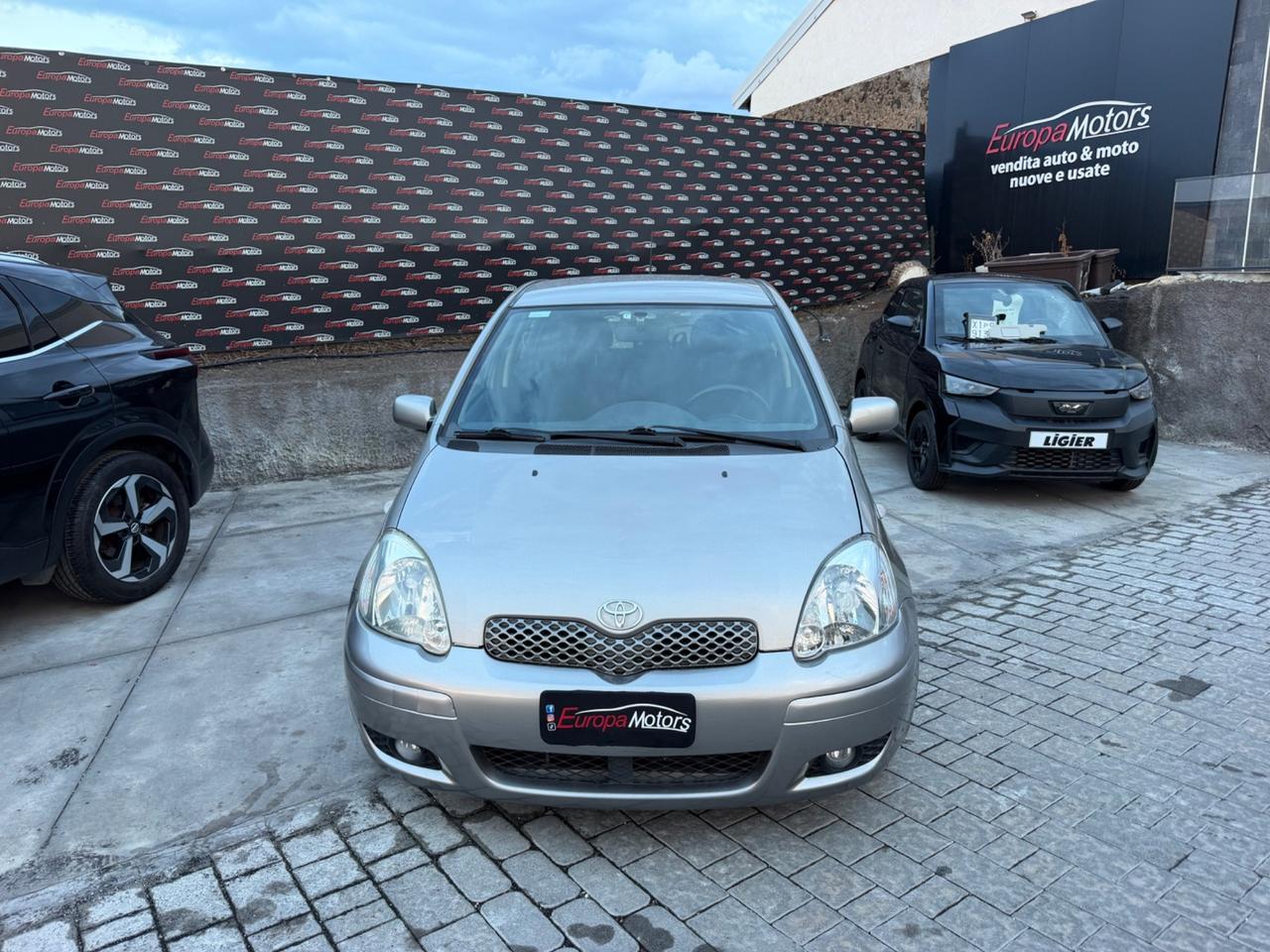 Toyota Yaris 1.3i 16V cat 5 porte Sol Blue