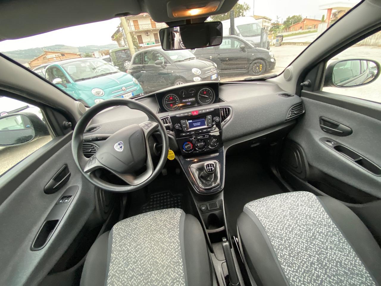 Lancia Ypsilon 1.2 69 CV 5 porte Elefantino Blu