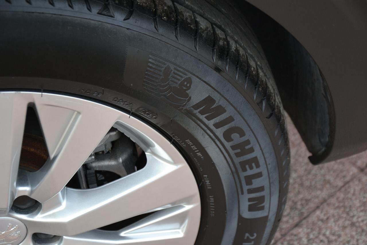 Peugeot 5008 1.5 HDi 130CV 7 POSTI AUT.**PREZZO REALE**KM20000*