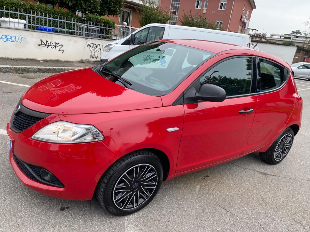 Lancia Ypsilon 1.2 69 CV 5 porte Elefantino Blu