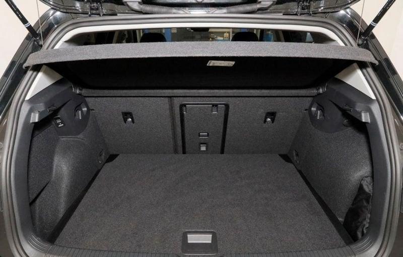 Volkswagen Golf 8.5 1.5 TSI 115 CV ACT GOAL Led 16" Gancio Cockpit Navi