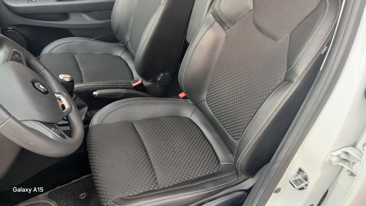 Renault Clio TCe 12V 90 CV GPL MOSCHINO INTENSE